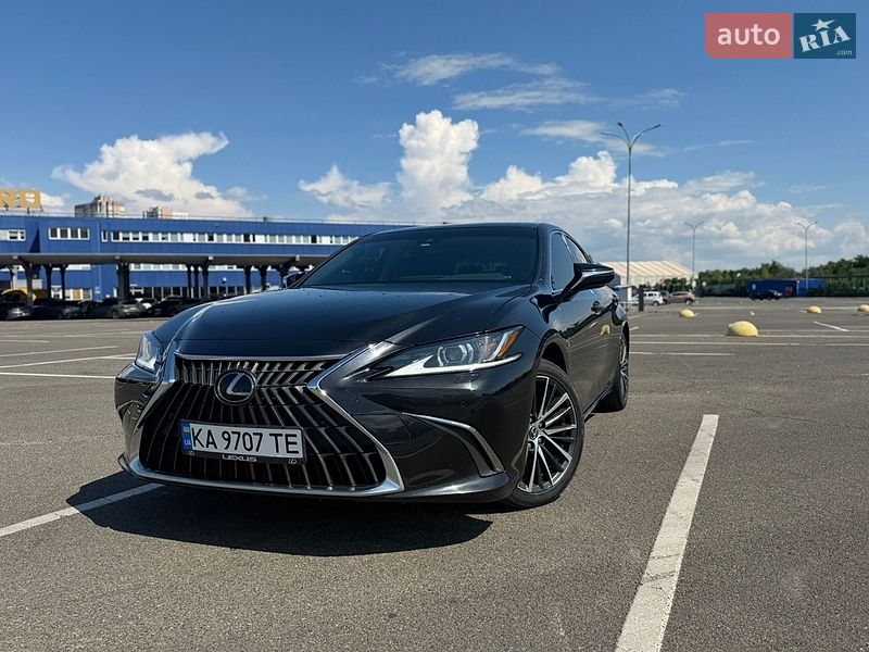 Lexus ES 2024