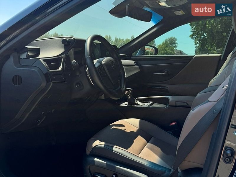 Седан Lexus ES 2023 в Києві