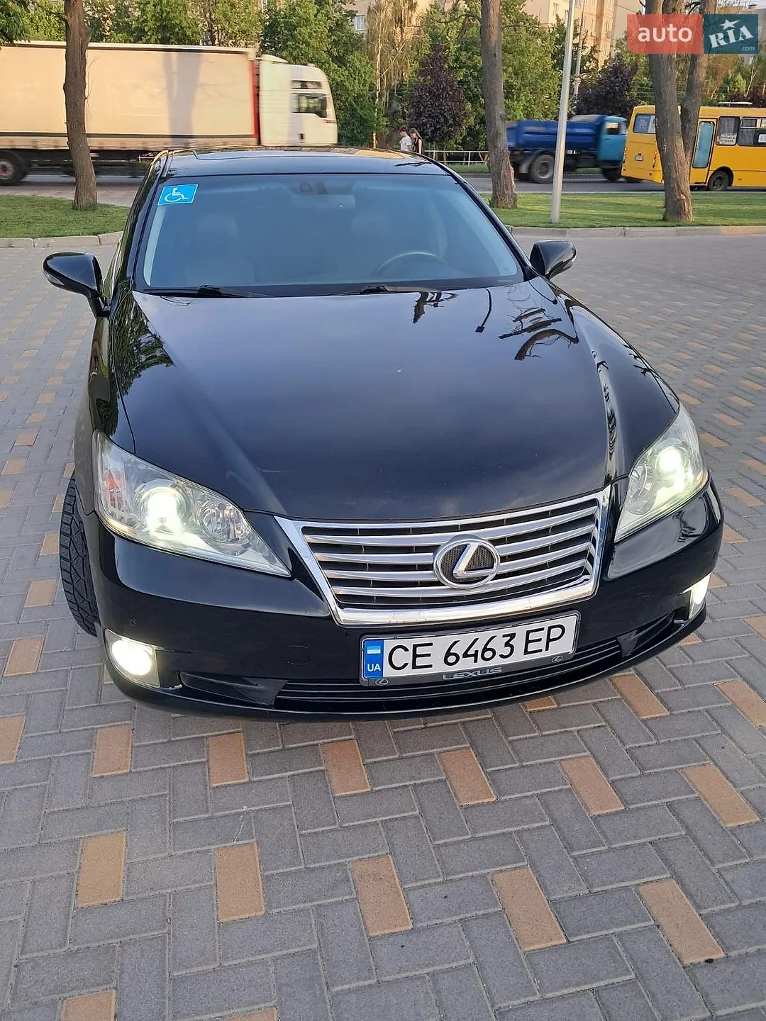 2011 Lexus ES - мініатюра 2