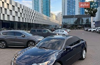 Седан Lexus ES 2015 в Одесі