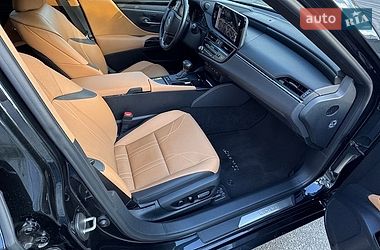 Седан Lexus ES 2024 в Києві