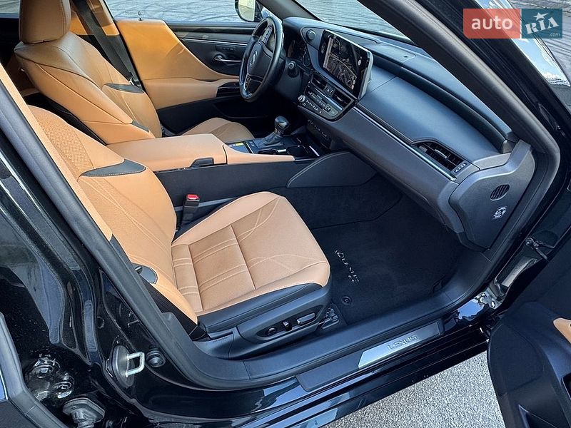 Седан Lexus ES 2024 в Києві