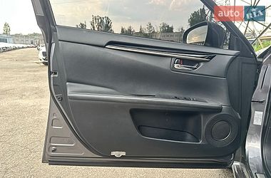 Седан Lexus ES 2015 в Харкові