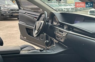 Седан Lexus ES 2015 в Харкові
