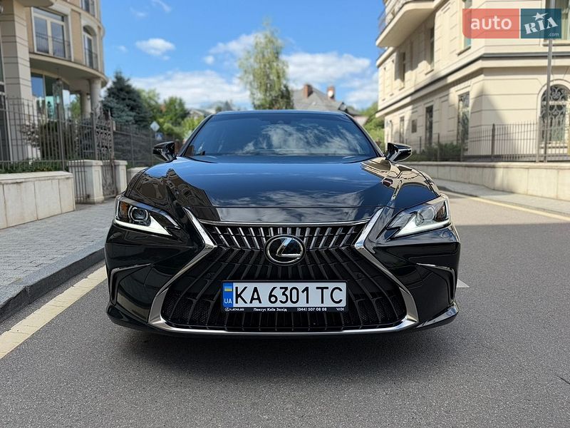 Седан Lexus ES 2025 в Киеве