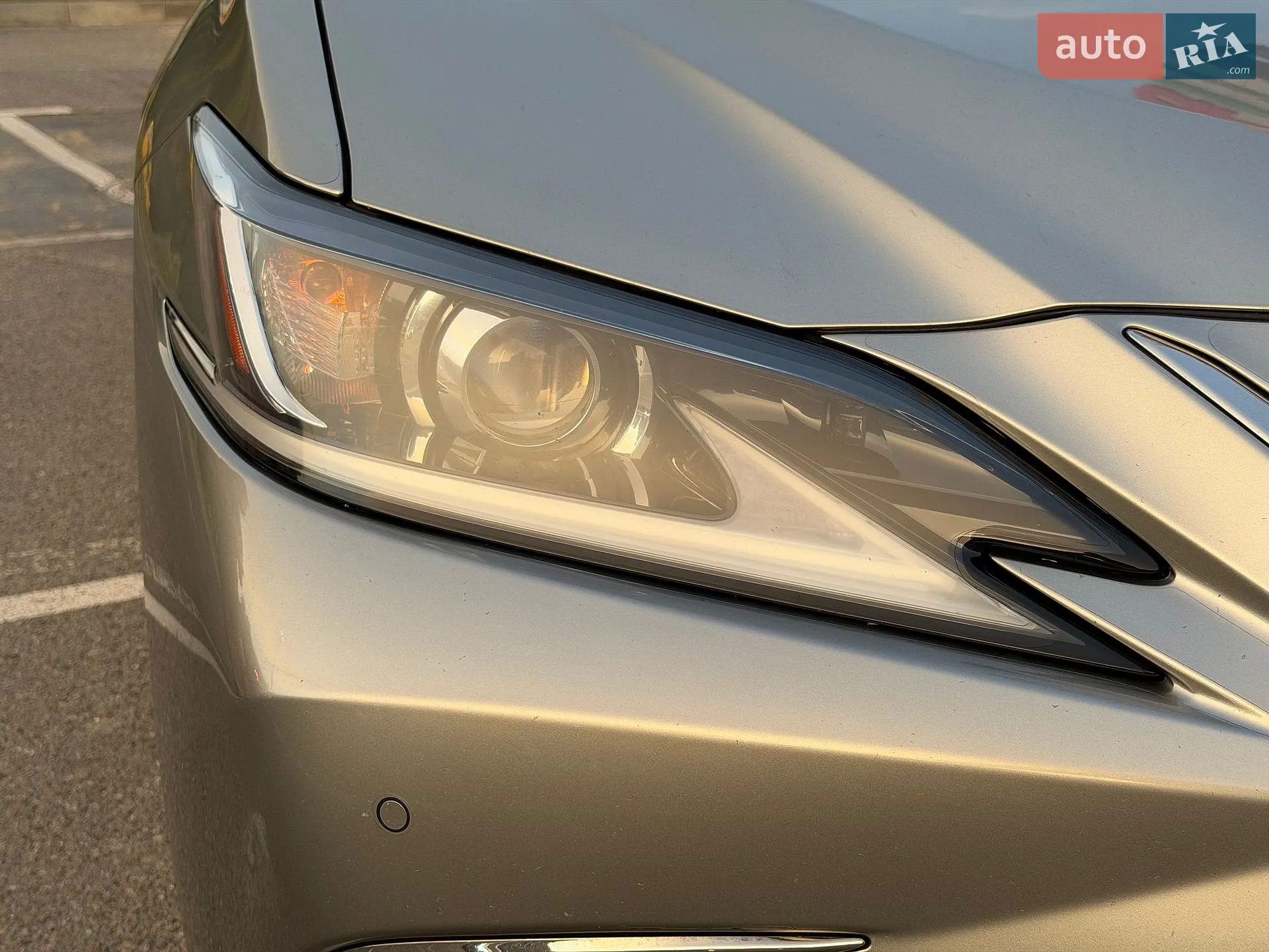2018 Lexus ES - мініатюра 10
