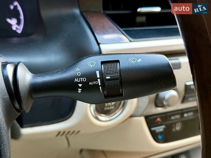 Седан Lexus ES 2013 в Харькове