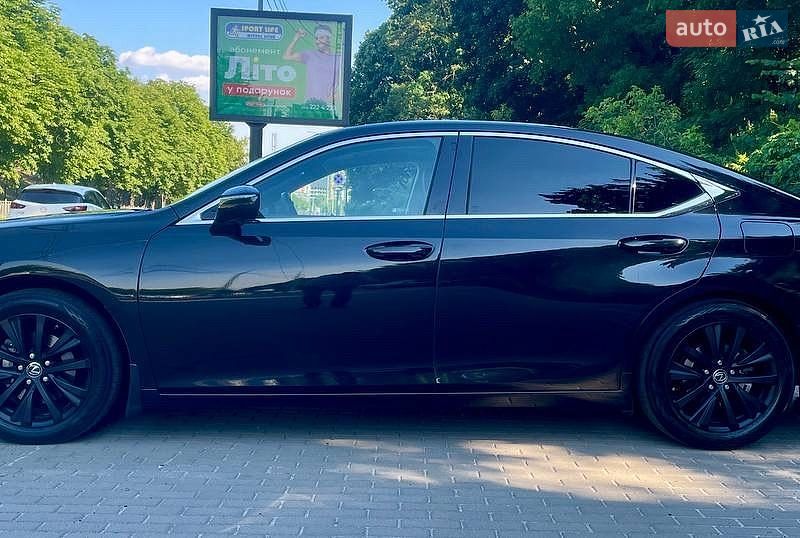 Седан Lexus ES 2019 в Києві