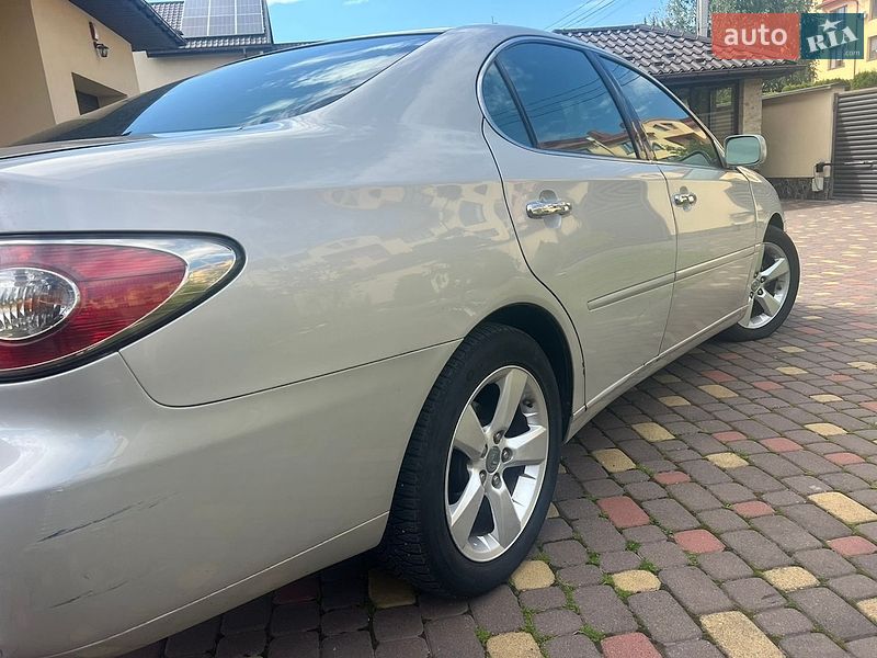 Седан Lexus ES 2003 в Львові