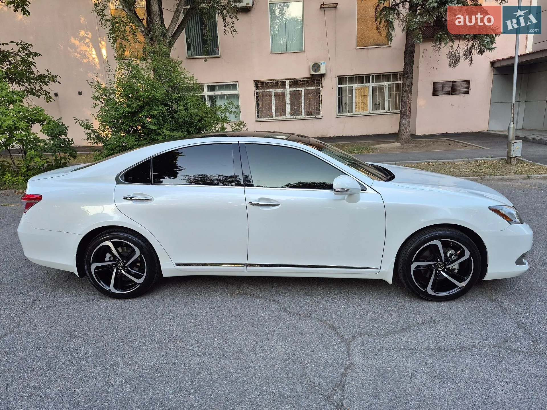 2011 Lexus ES - мініатюра 3