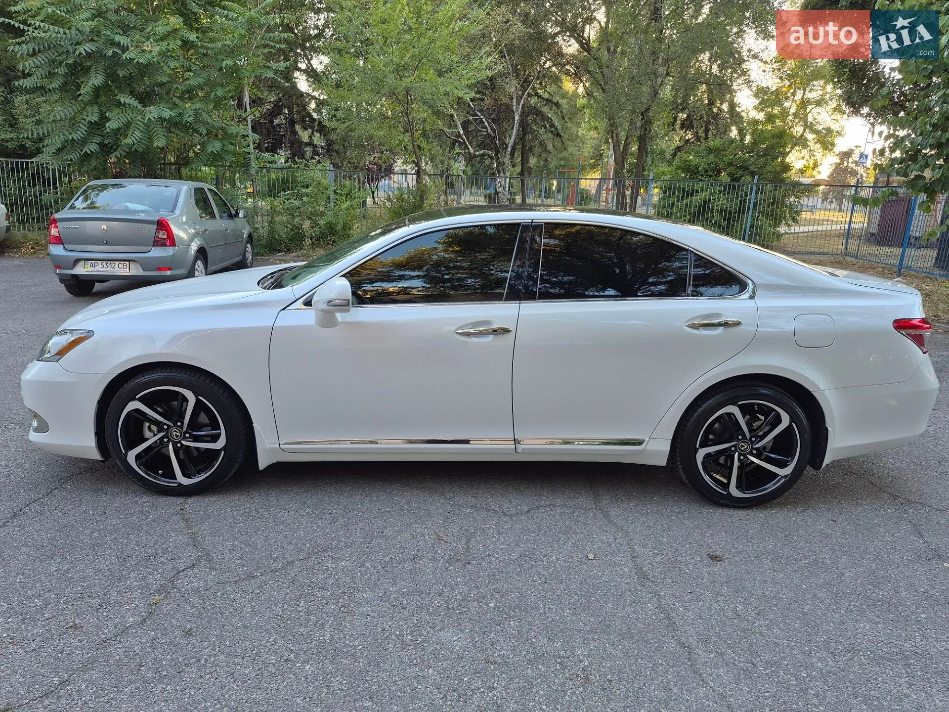 2011 Lexus ES - мініатюра 7