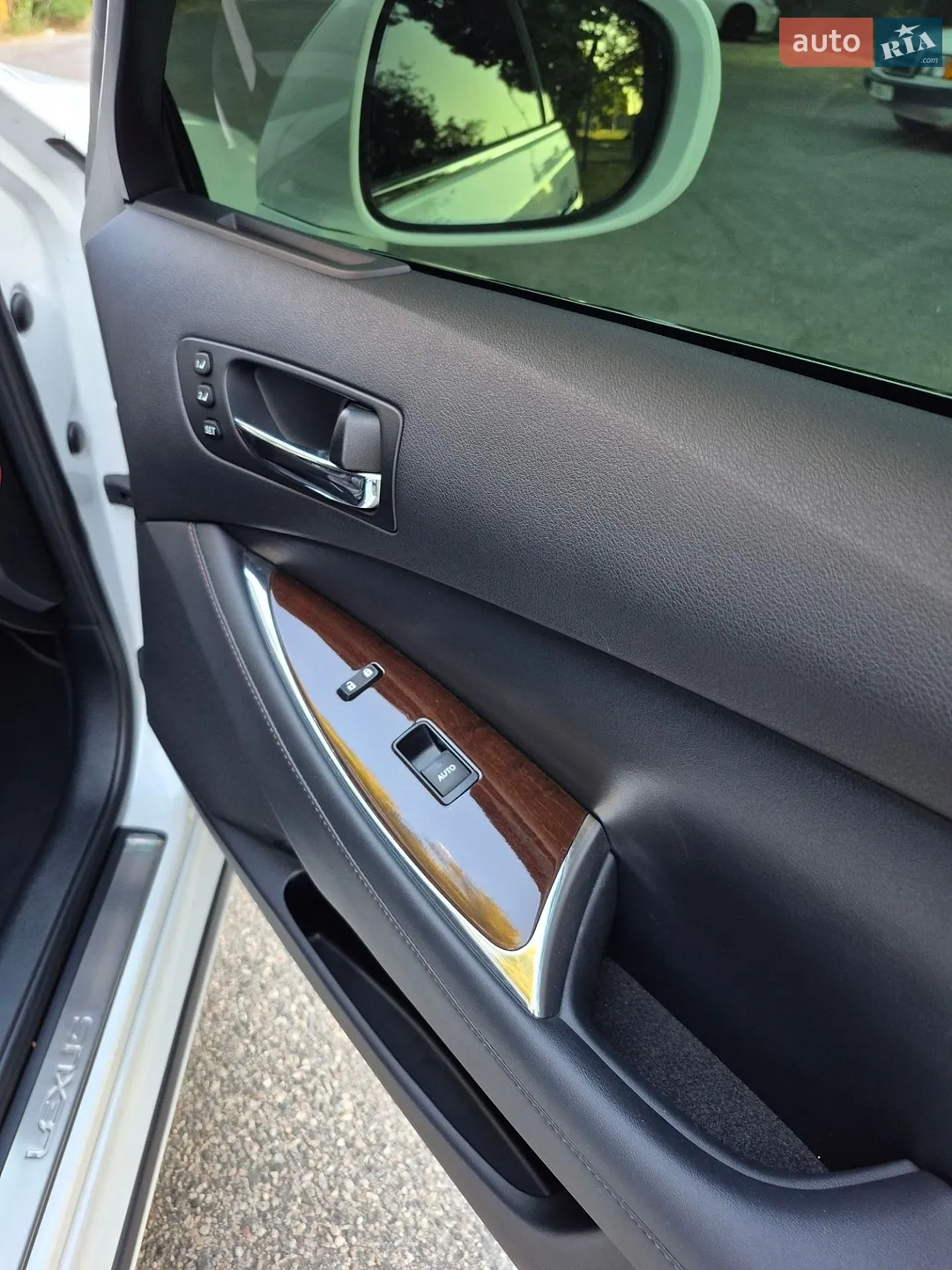2011 Lexus ES - мініатюра 32
