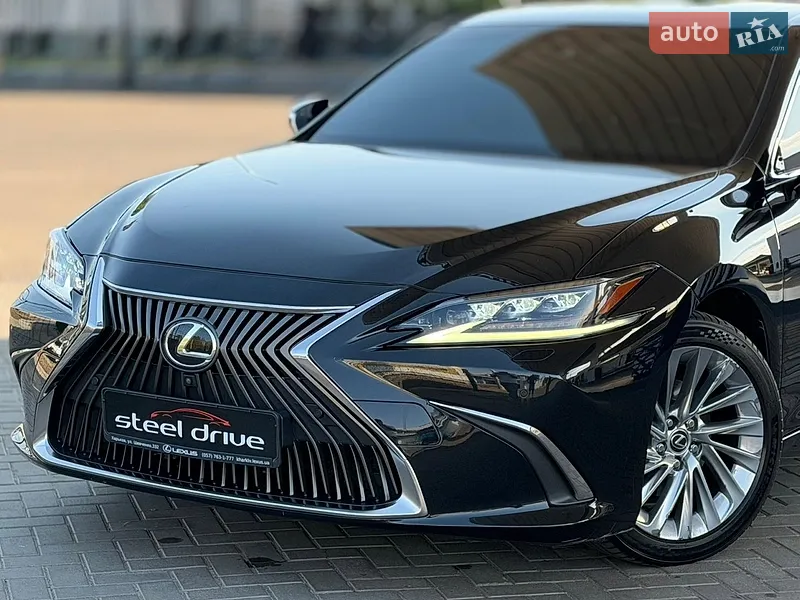 Lexus ES 2019