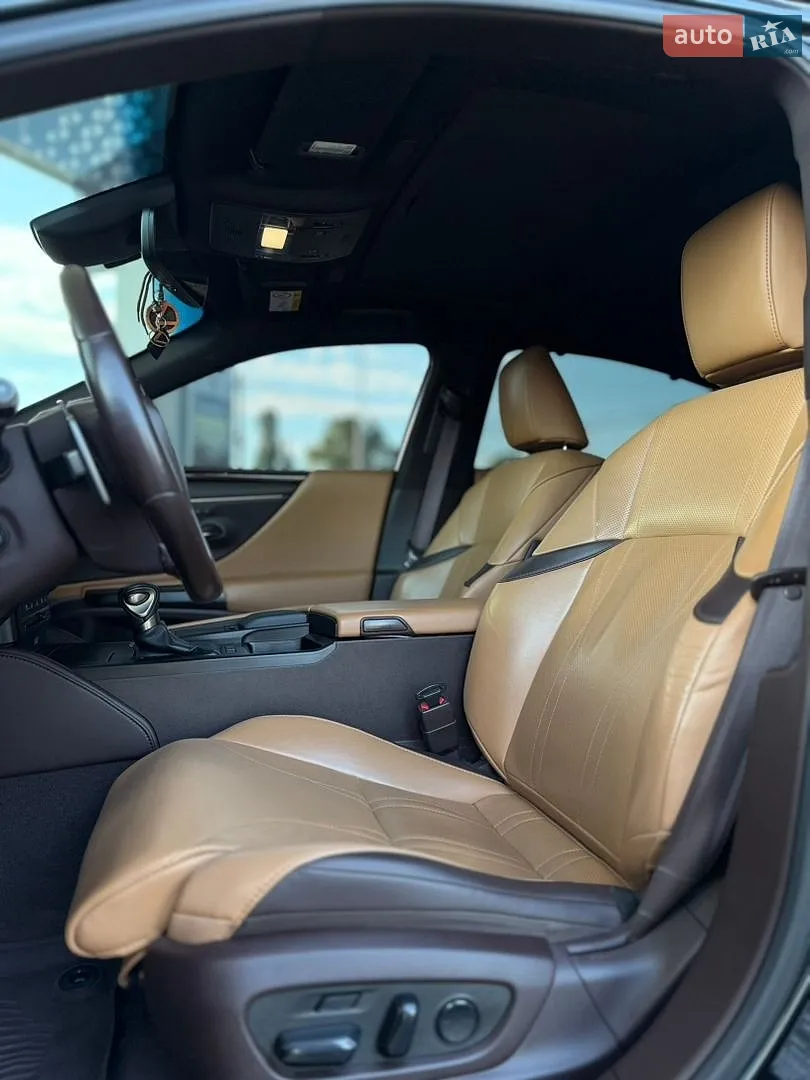 2019 Lexus ES - мініатюра 10