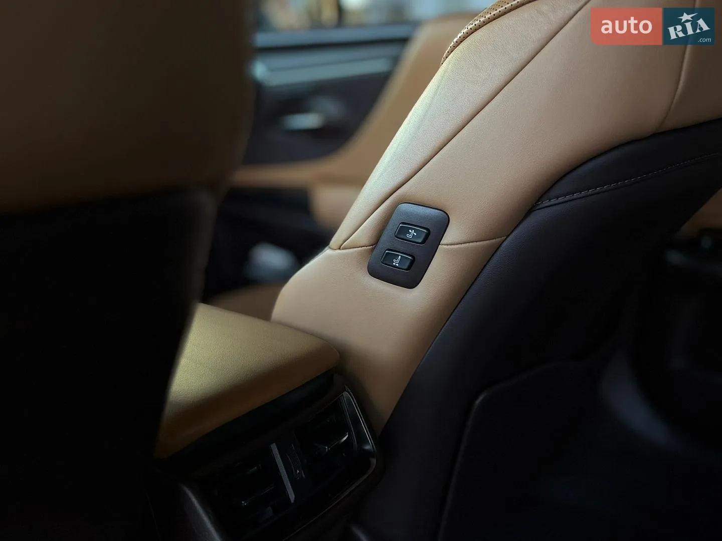 2019 Lexus ES - мініатюра 20