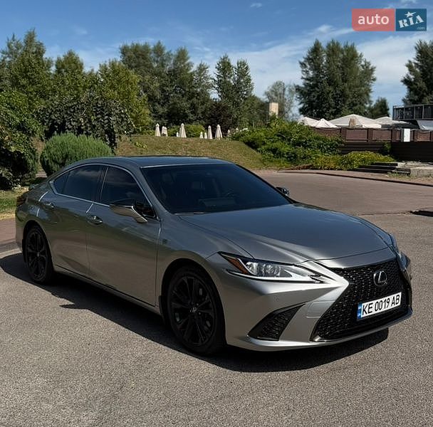 Седан Lexus ES 2023 в Днепре