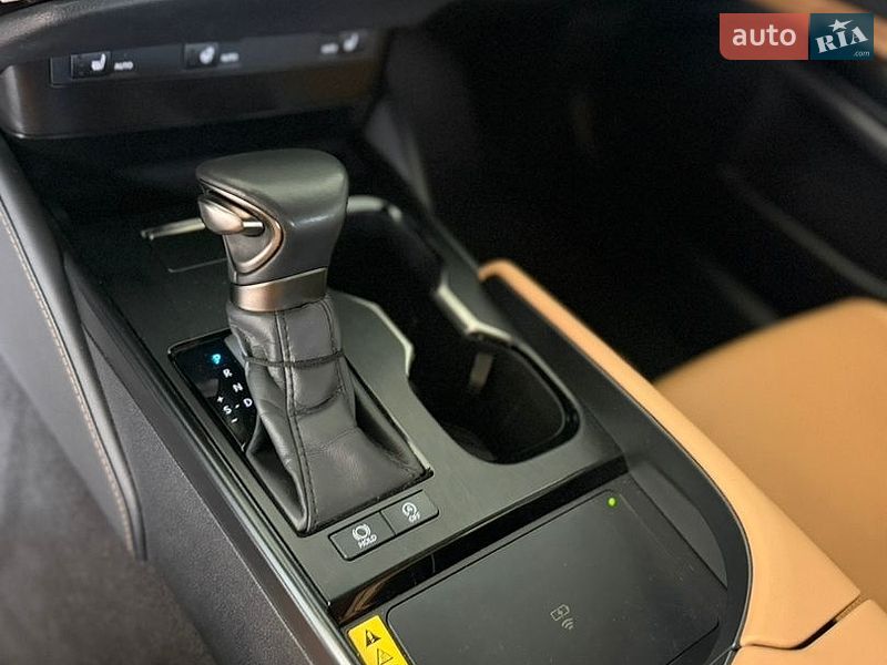 Седан Lexus ES 2023 в Днепре