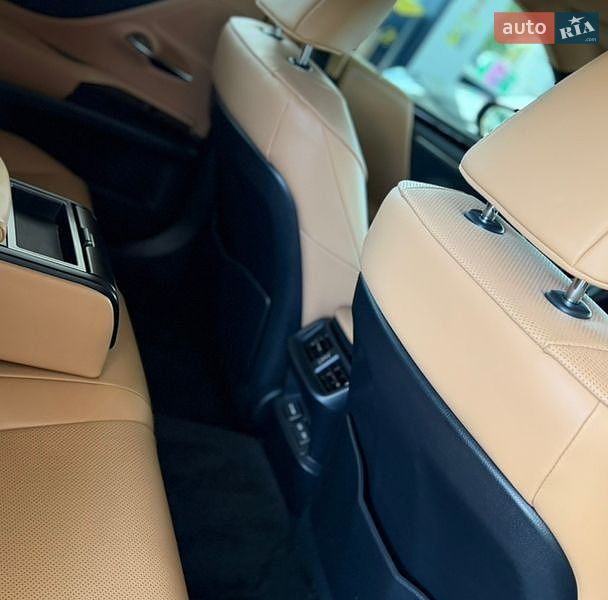 Седан Lexus ES 2023 в Днепре