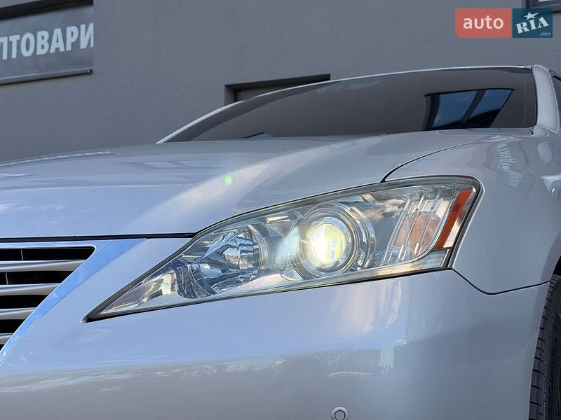 Седан Lexus ES 2009 в Тернополі
