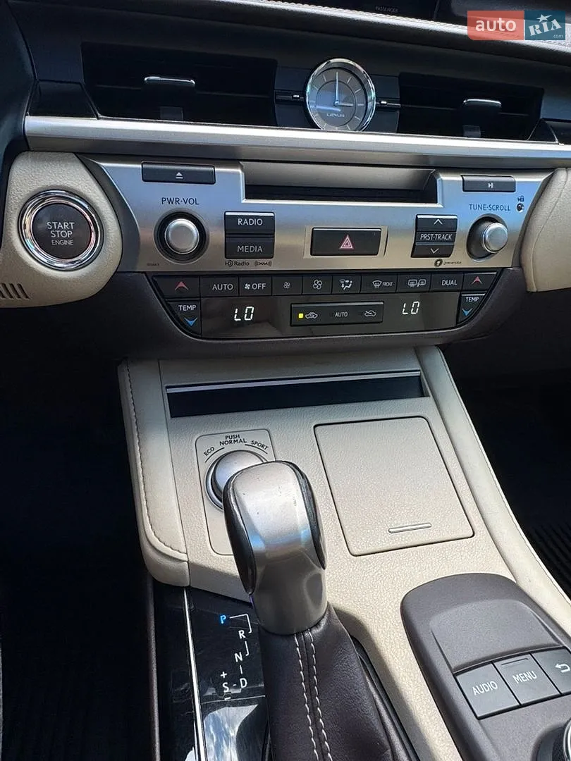 2016 Lexus ES - мініатюра 19