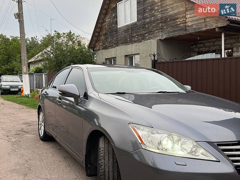 Седан Lexus ES 2011 в Борзне