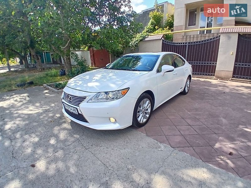 Седан Lexus ES 2014 в Одесі