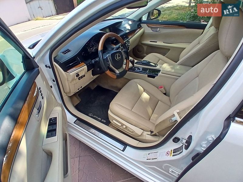 Седан Lexus ES 2014 в Одесі