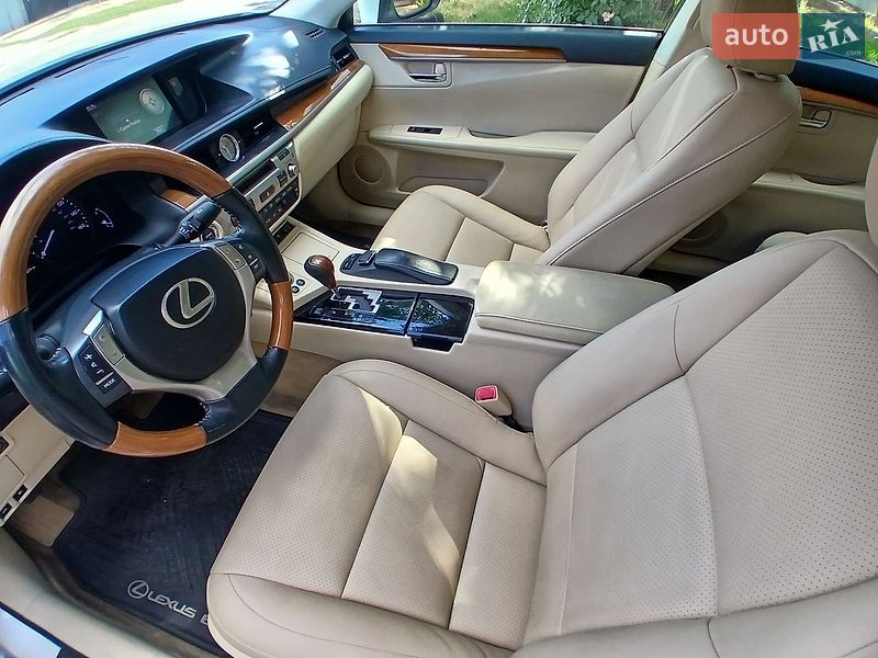 Седан Lexus ES 2014 в Одесі