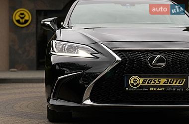 Седан Lexus ES 2020 в Львові