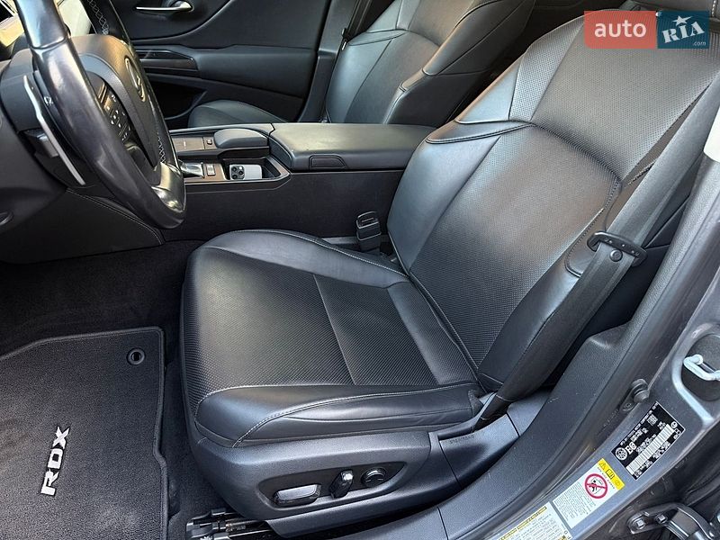 Седан Lexus ES 2020 в Виннице