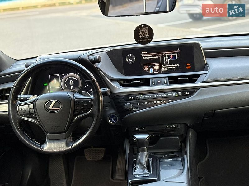 Седан Lexus ES 2020 в Виннице