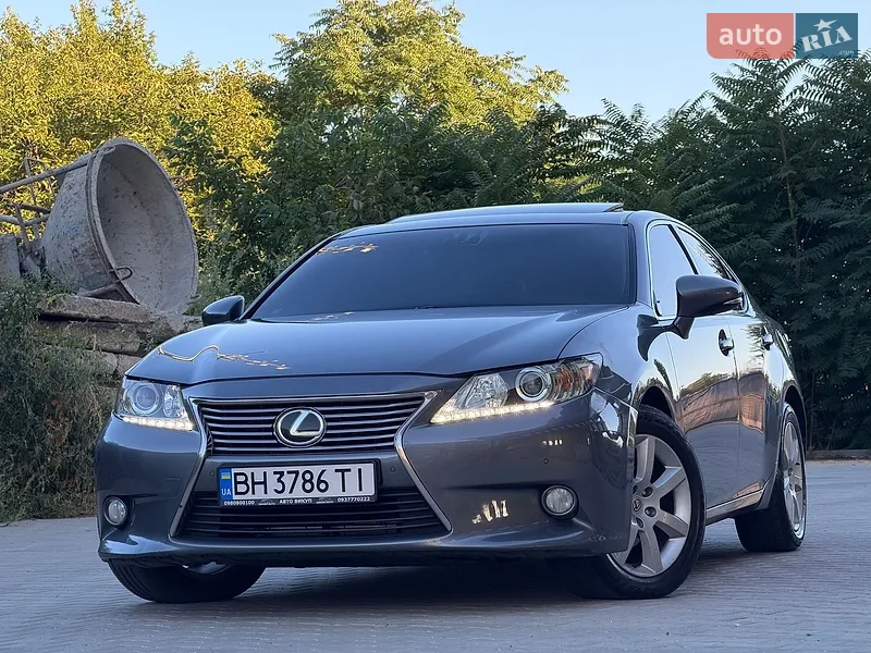 Lexus ES