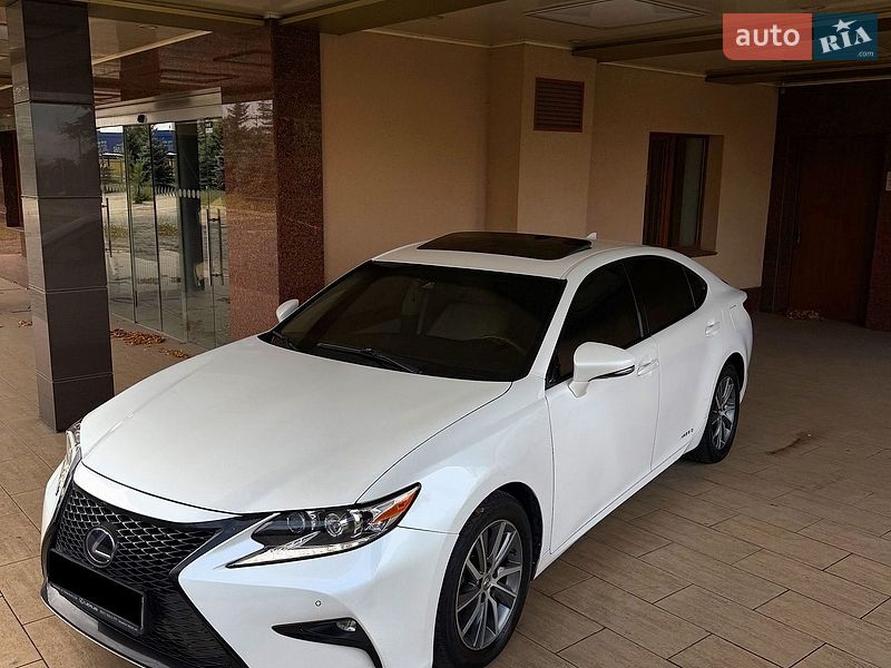 Lexus ES, фото з оголошення