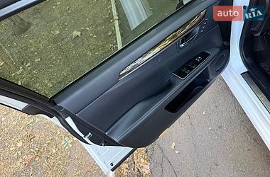 Седан Lexus ES 2016 в Одесі