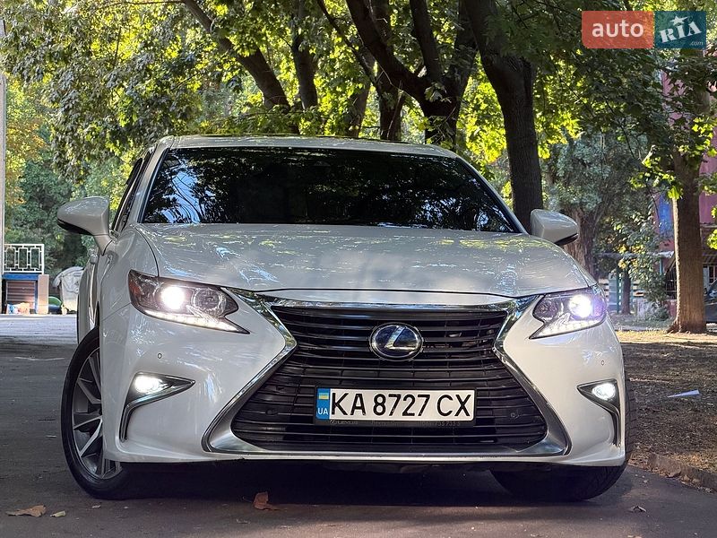 Седан Lexus ES 2016 в Одесі