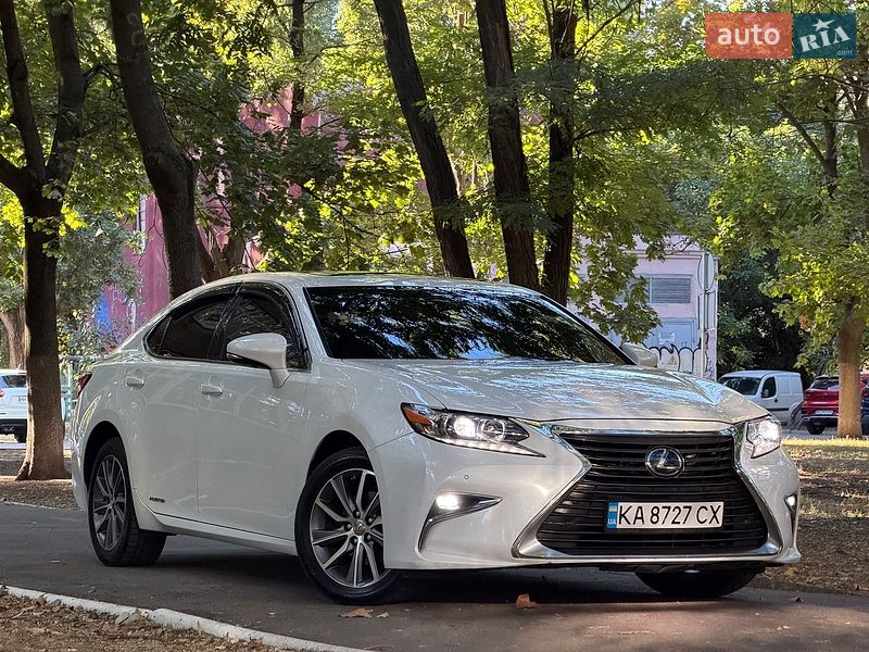 Седан Lexus ES 2016 в Одесі
