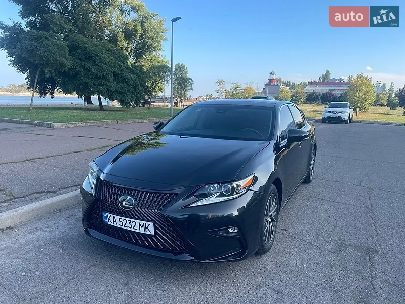 Lexus ES 2018