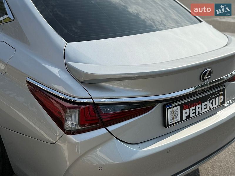 Седан Lexus ES 2019 в Києві