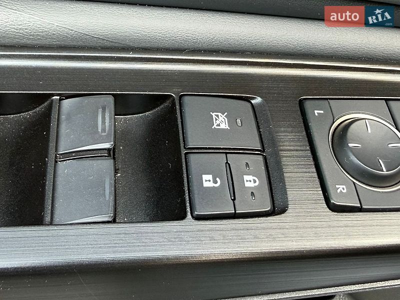 Седан Lexus ES 2019 в Києві