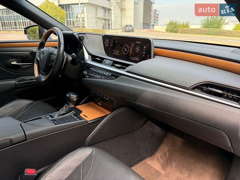 Седан Lexus ES 2019 в Києві