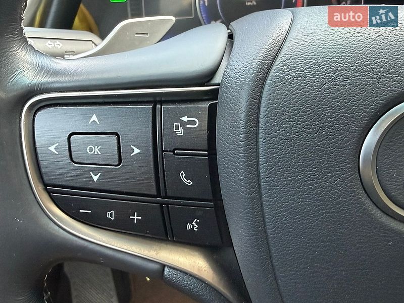 Седан Lexus ES 2019 в Києві