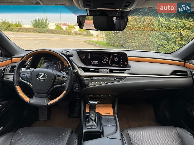 Седан Lexus ES 2019 в Києві