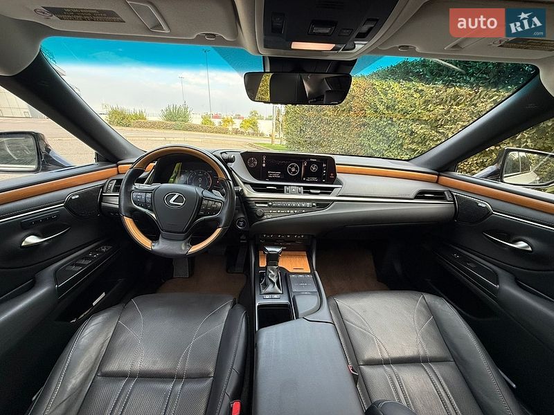 Седан Lexus ES 2019 в Києві