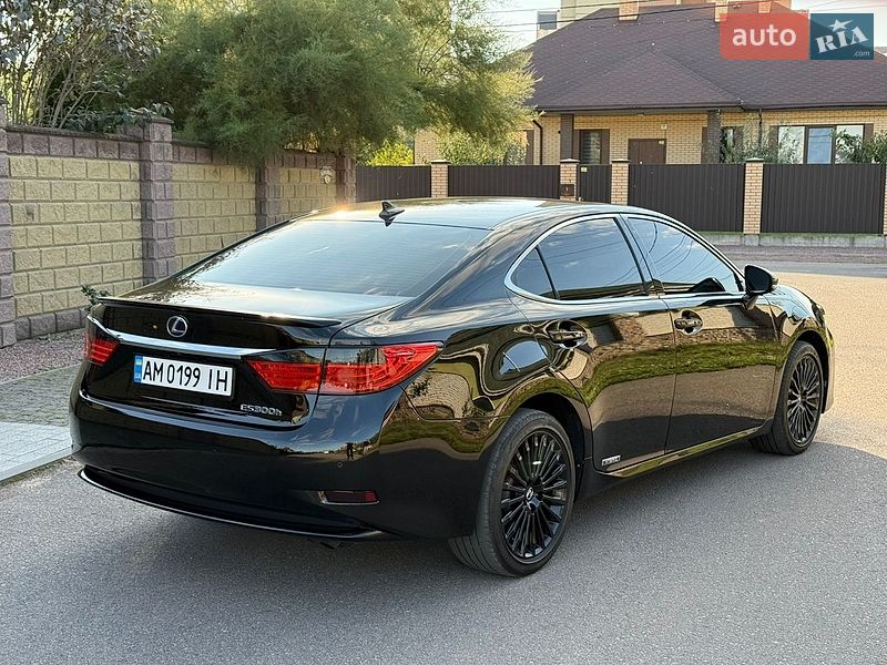 Седан Lexus ES 2013 в Житомирі