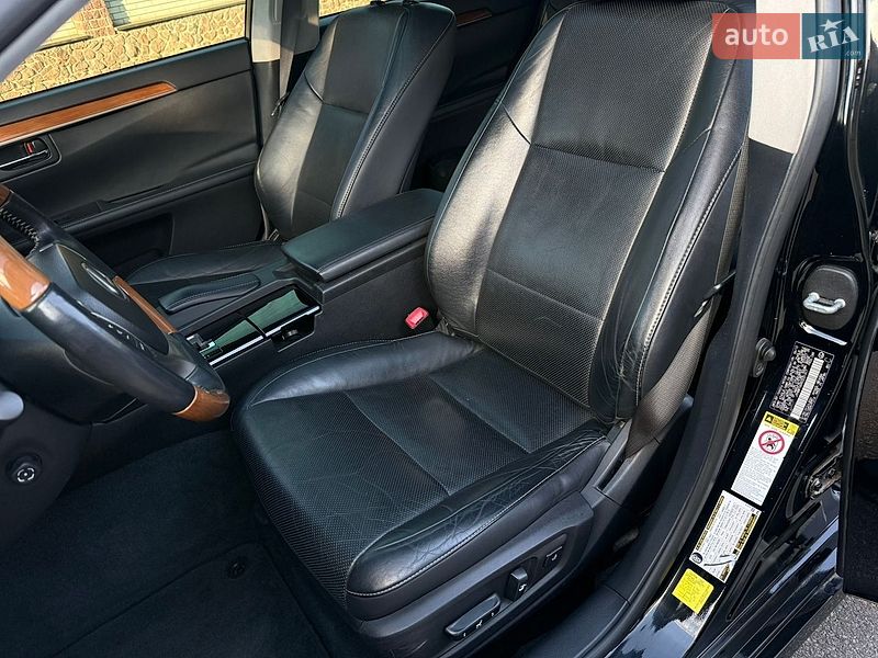 Седан Lexus ES 2013 в Житомирі