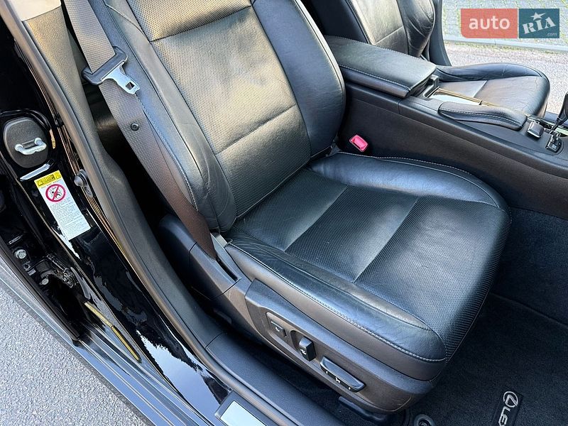 Седан Lexus ES 2013 в Житомирі