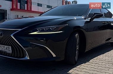 Седан Lexus ES 2018 в Львові