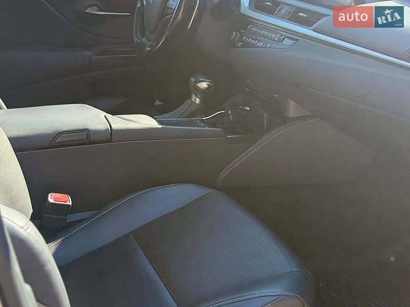 Седан Lexus ES 2019 в Києві фото 10 Седан Lexus ES 2019 в Києві