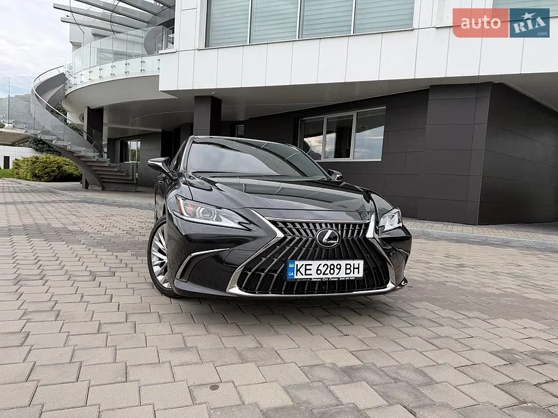 Lexus ES 2021