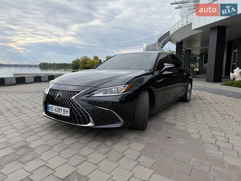 Седан Lexus ES 2021 в Дніпрі